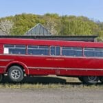 Jak wymienić żarówkę w reflektorze? Praktyczny poradnik